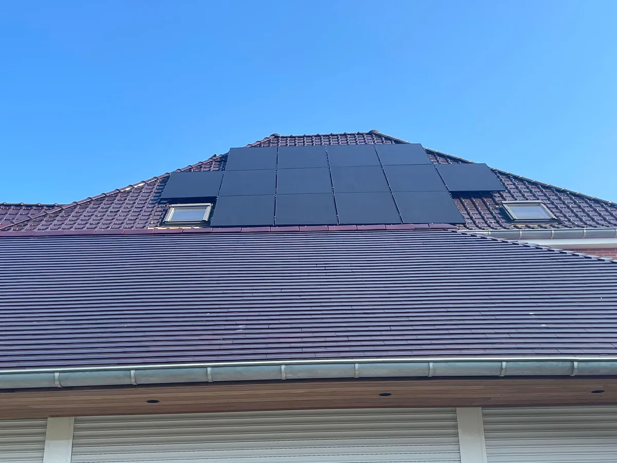 Zonnepanelen installatie Poperinge — Solarnation