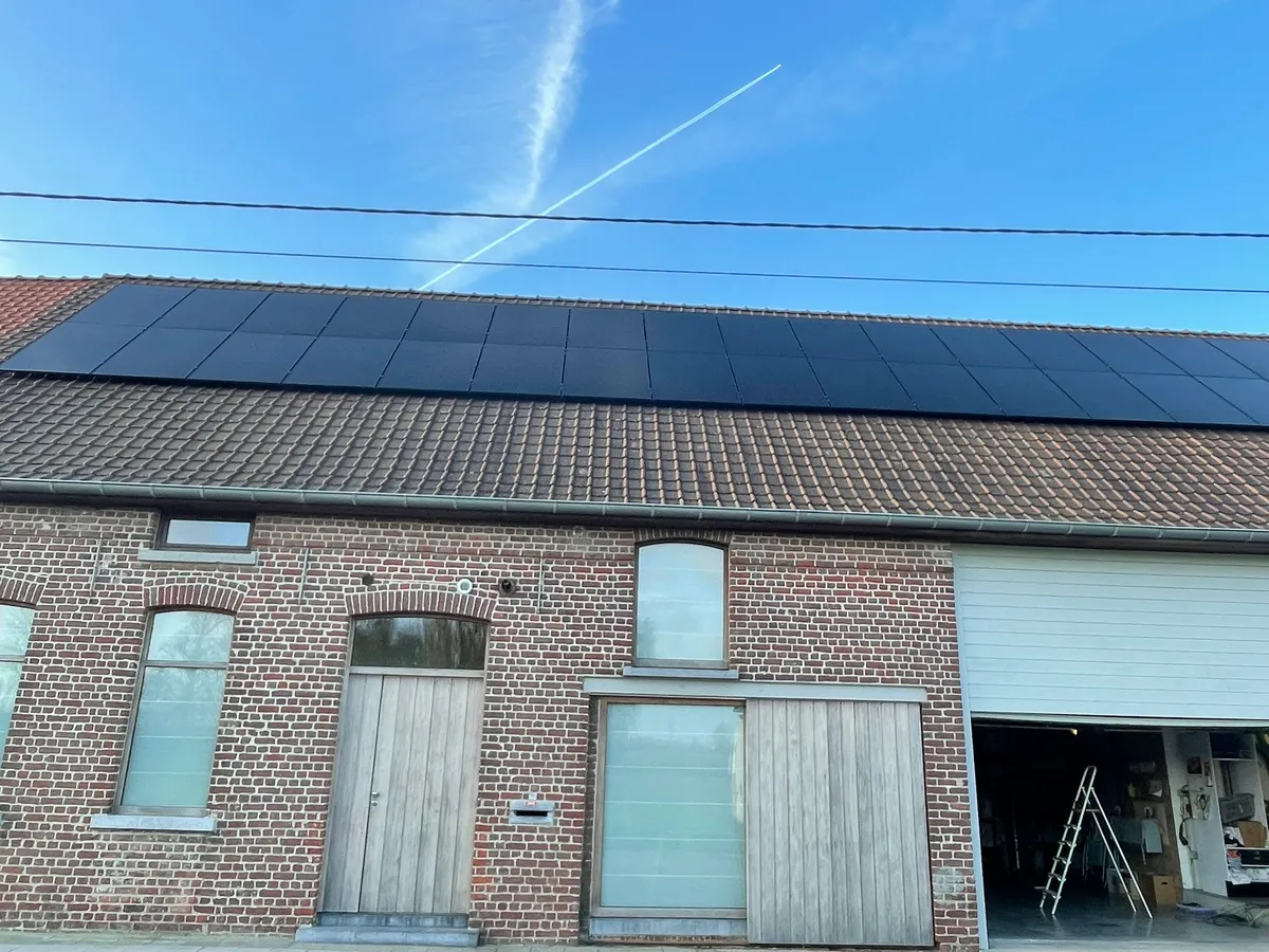 Zonnepanelen Kortrijk (8501) — Erkend installateur Solarnation Zonnepanelen installatie Kortrijk — Solarnation