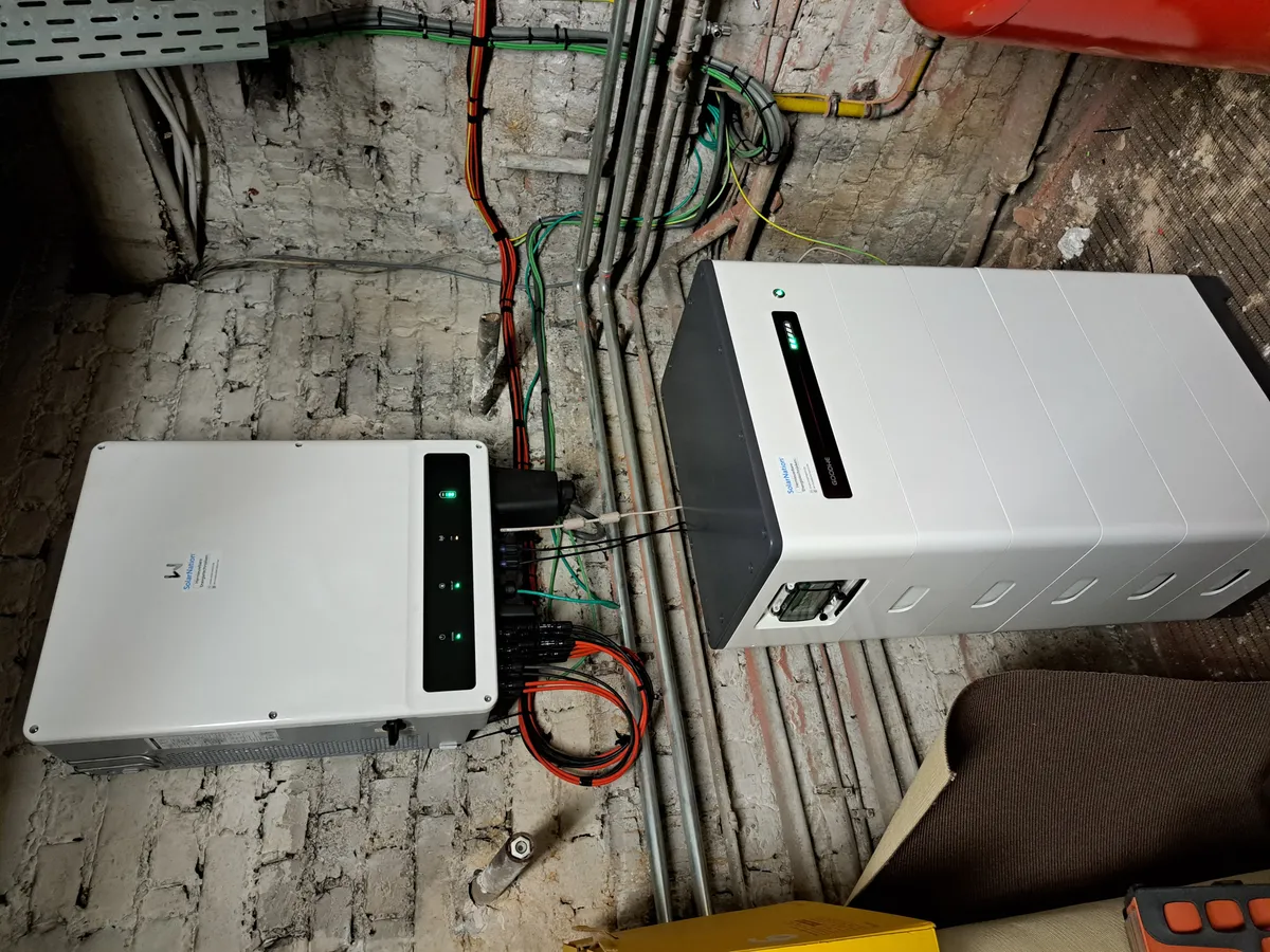 Zonnepanelen + BESS + Slimme Sturing Kortrijk (8500) — Erkend installateur Solarnation Zonnepanelen + BESS + Slimme Sturing installatie Kortrijk — Solarnation