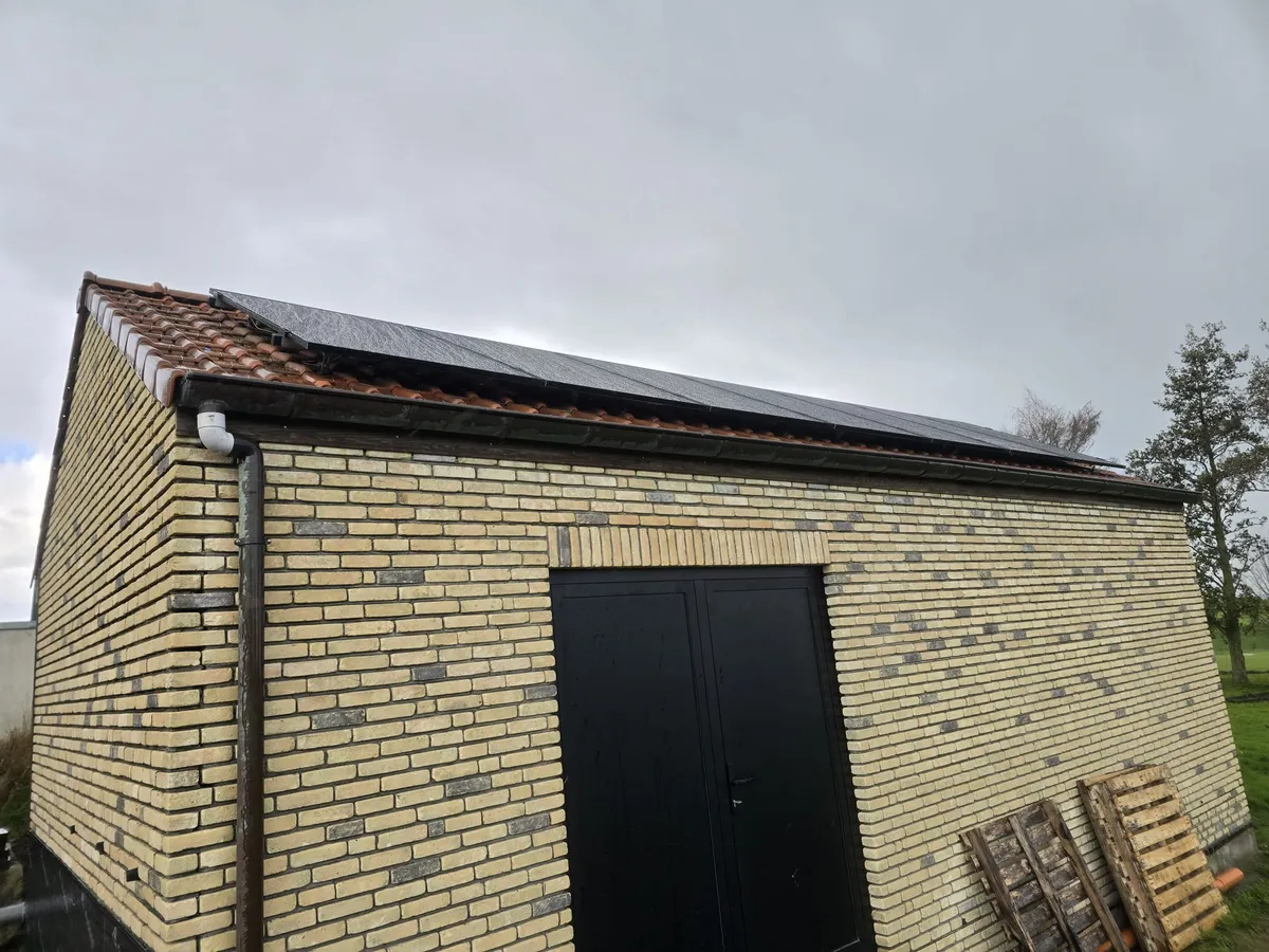 Zonnepanelen + Batterij + Slimme Sturing installatie Heuvelland — Solarnation