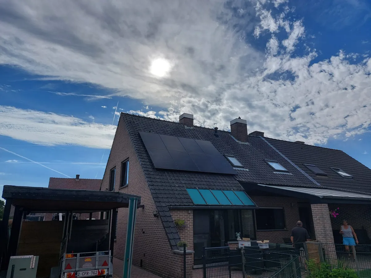 Zonnepanelen + Batterij + Slimme Sturing installatie Gavere — Solarnation