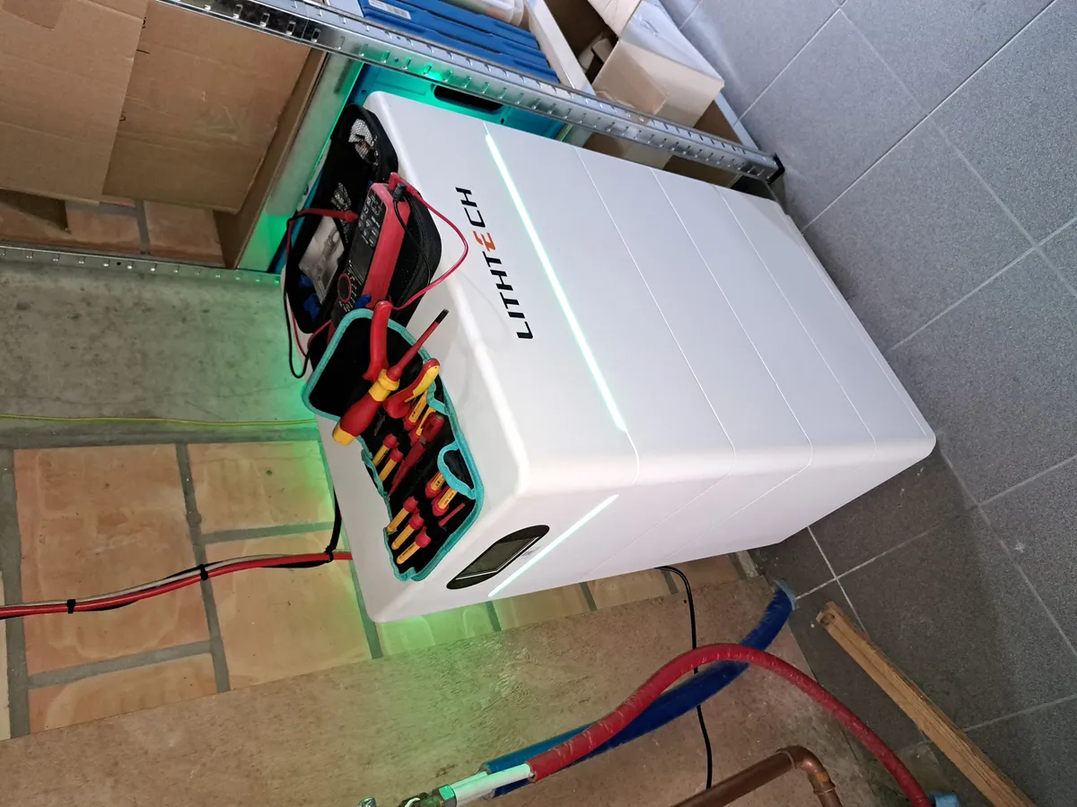 Zonnepanelen + Batterij + Slimme Sturing installatie Gent — Solarnation