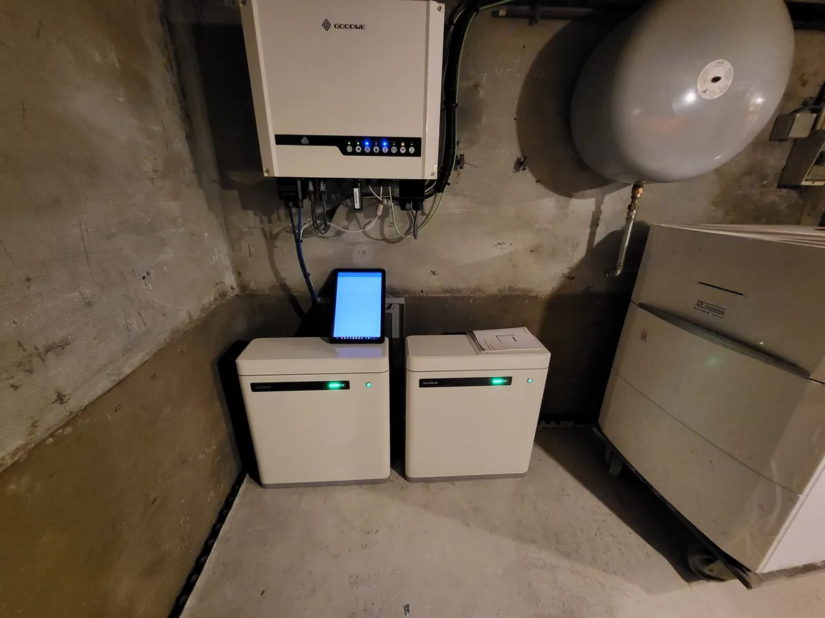 Zonnepanelen + Batterij + Slimme Sturing Gent (9000) — Erkend installateur Solarnation Zonnepanelen + Batterij + Slimme Sturing installatie Gent — Solarnation