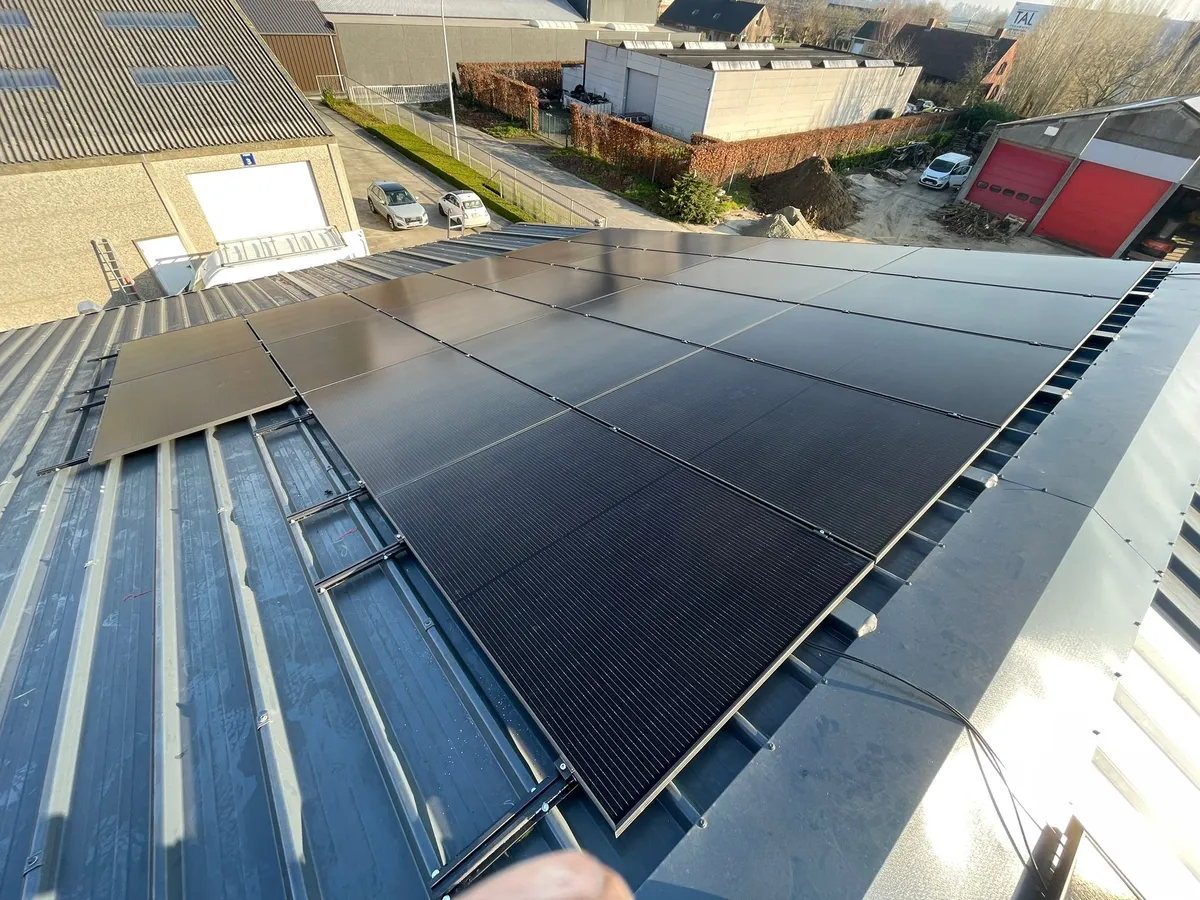 Zonnepanelen + Batterij + Slimme Sturing Pittem