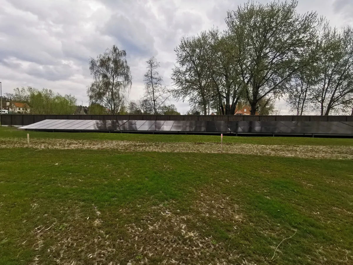Zonnepanelen + Batterij + Slimme Sturing installatie Torhout — Solarnation