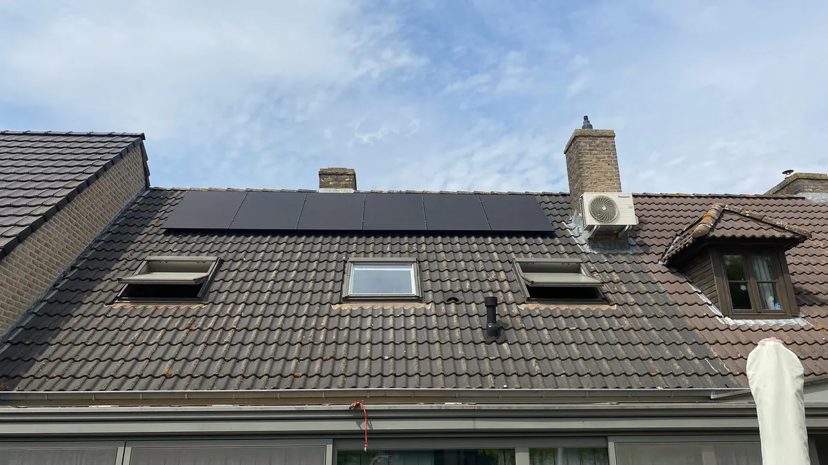 Zonnepanelen + Batterij installatie Harelbeke — Solarnation