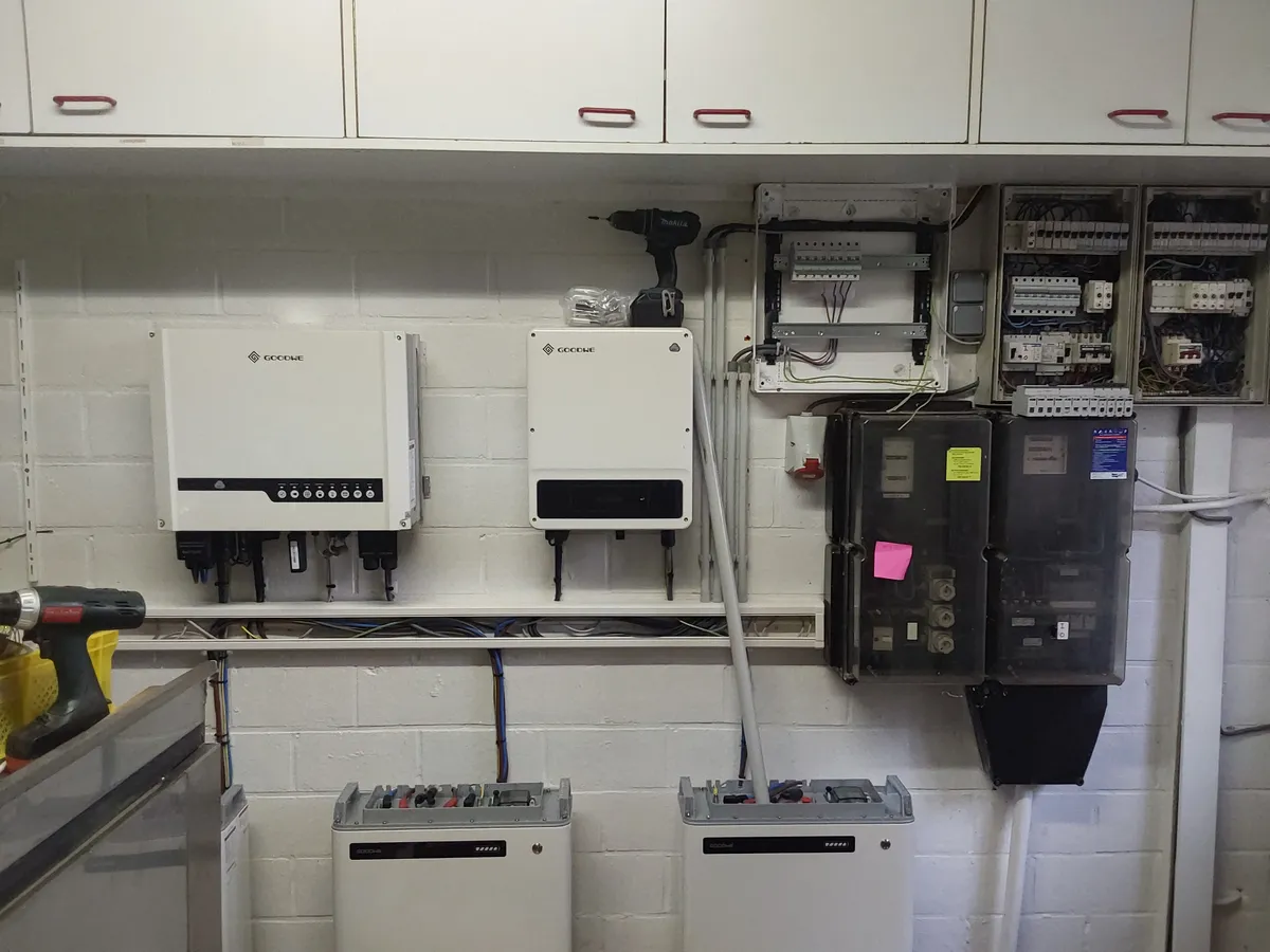 Zonnepanelen + Batterij + Slimme Sturing installatie Sint-Martens-Latem — Solarnation