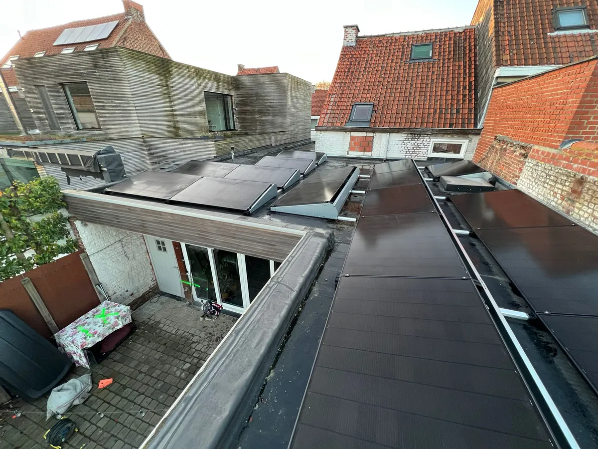 Zonnepanelen + Batterij + Slimme Sturing installatie Kuurne — Solarnation