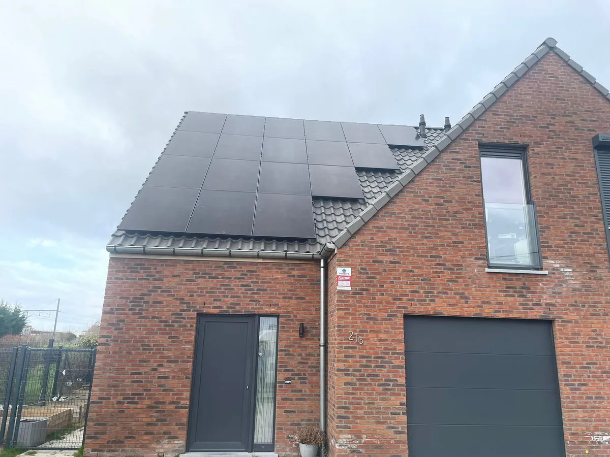 Zonnepanelen installatie Estaimpuis — Solarnation